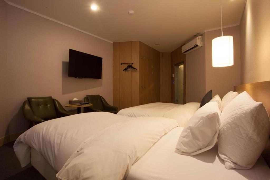 Centralperson Pyeongtaek Hotel Zewnętrze zdjęcie